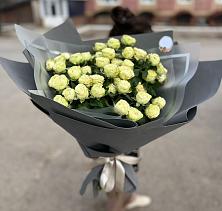 Букет Белые кустовые розы Солинеро в Сельниково