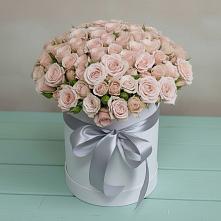 Цветочная композиция из Розы в шляпной коробке в Сельниково