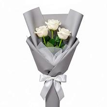 Букет 3 белые розы в Сельниково
