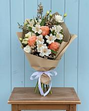 Букет цветов из:  Альстромерии, Лизиантусы, Розы и Хризантемы #REPLACE_PRED# Сельниково