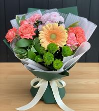 Букет цветов из:  Гвоздики, Розы, Герберы и Хризантемы в Сельниково