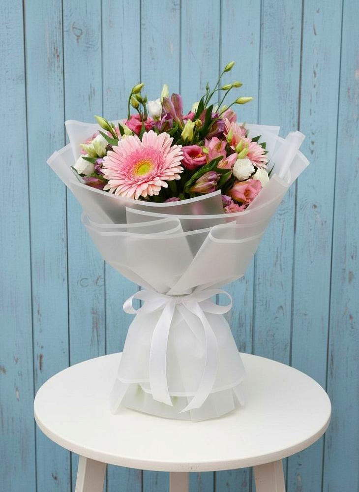 Букет цветов из: Герберы, Альстромерии и Лизиантусы в Сельниково