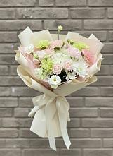 Букет цветов из:  Гвоздики, Розы, Лизиантусы и Хризантемы в Сельниково