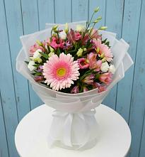 Букет цветов из:  Герберы, Альстромерии и Лизиантусы #REPLACE_PRED# Сельниково