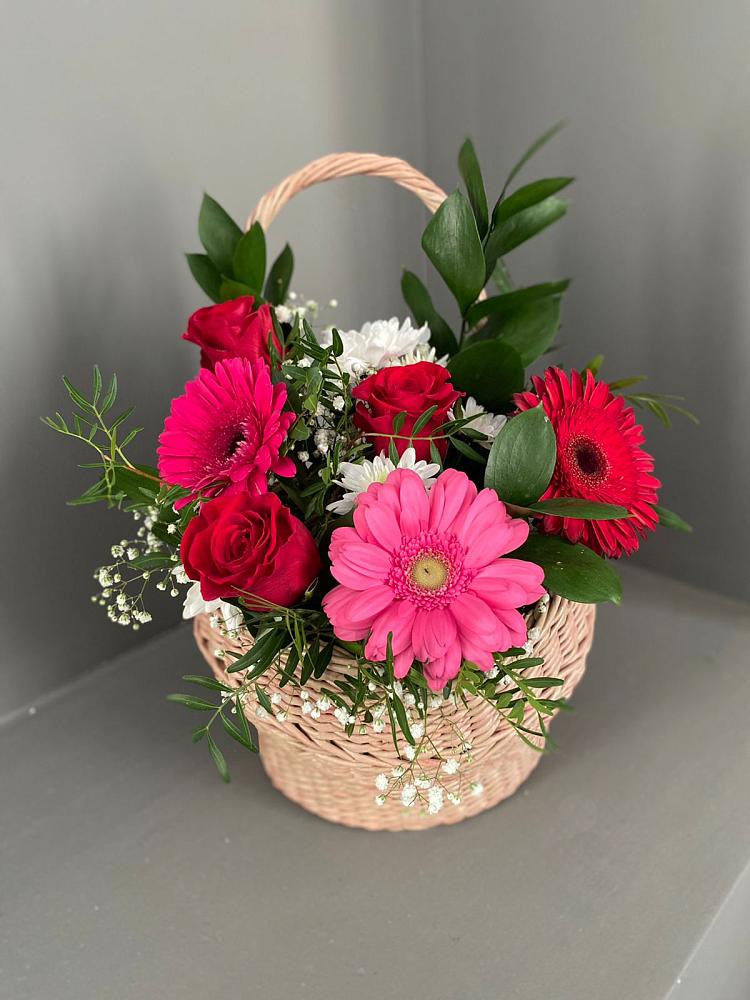 Цветочная композиция из Розы, Хризантемы и Герберы в корзине в Сельниково