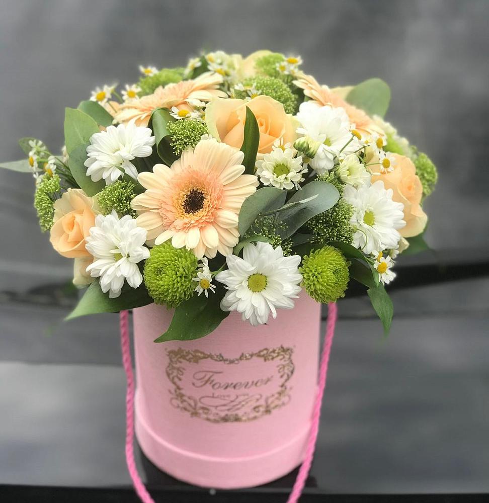 Цветочная композиция из Розы, Герберы и Хризантемы в шляпной коробке в Сельниково