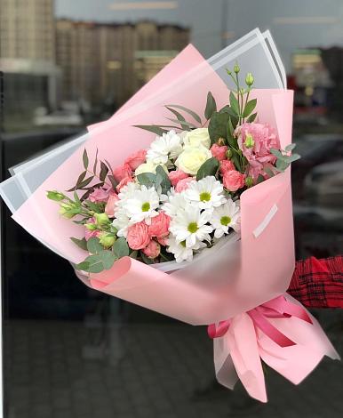 Букет цветов из: Розы, Лизиантусы и Хризантемы в Сельниково