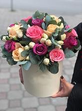 Цветочная композиция из Розы в шляпной коробке в Сельниково