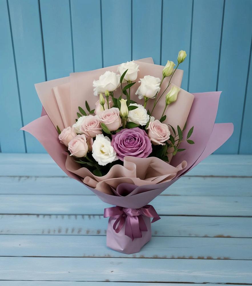 Букет цветов из: Розы и Лизиантусы в Сельниково